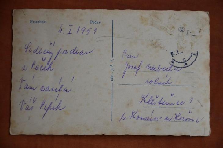 PEČKY náměstí kostel sv. Václava kašna hotel okres Kolín 1951