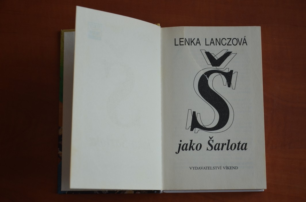 Š JAKO ŠARLOTA Lenka Lanczová (1999)