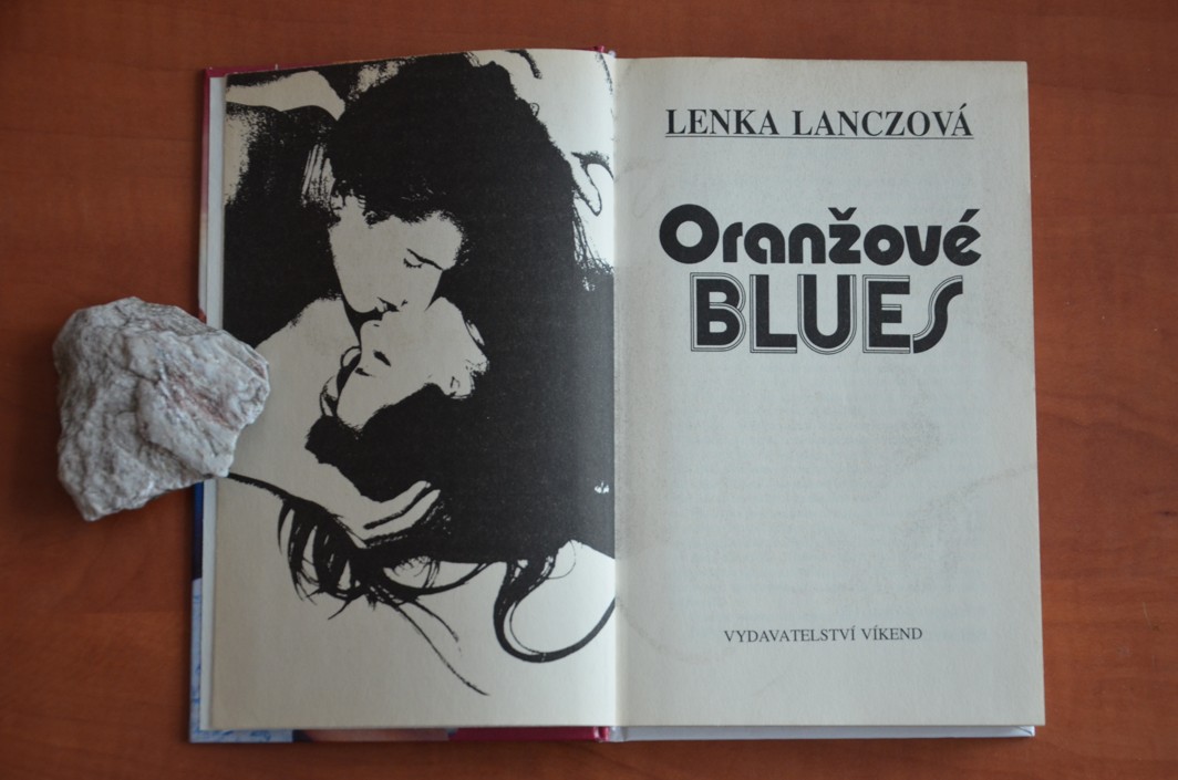 ORANŽOVÉ BLUES Lenka Lanczová (1999)