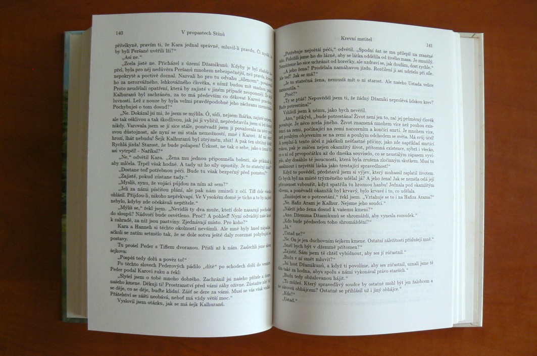 V propastech stínů