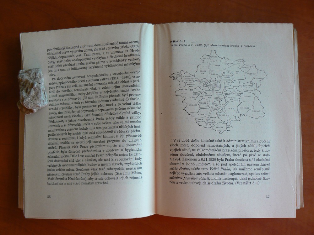 ZEMĚPISNÝ PRŮVODCE VELKOU PRAHOU a její kulturní oblastí