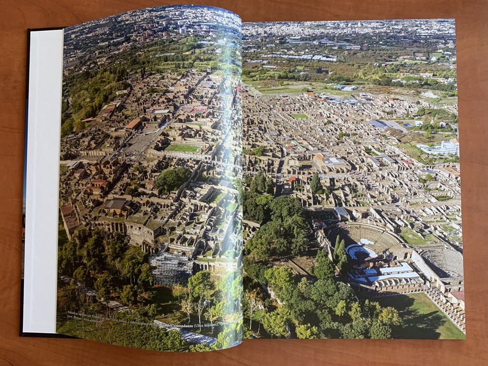 POMPEJE - Život v zajetí Vesuvu - Josef Fryš (2024)