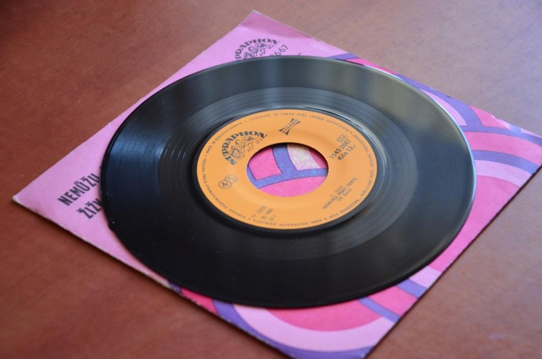 SP OK BAND Nemůžu psát texty / Žižkovská zeď SUPRAPHON 1982