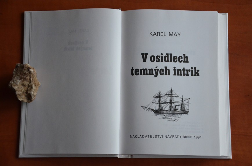 V osidlech temných intrik