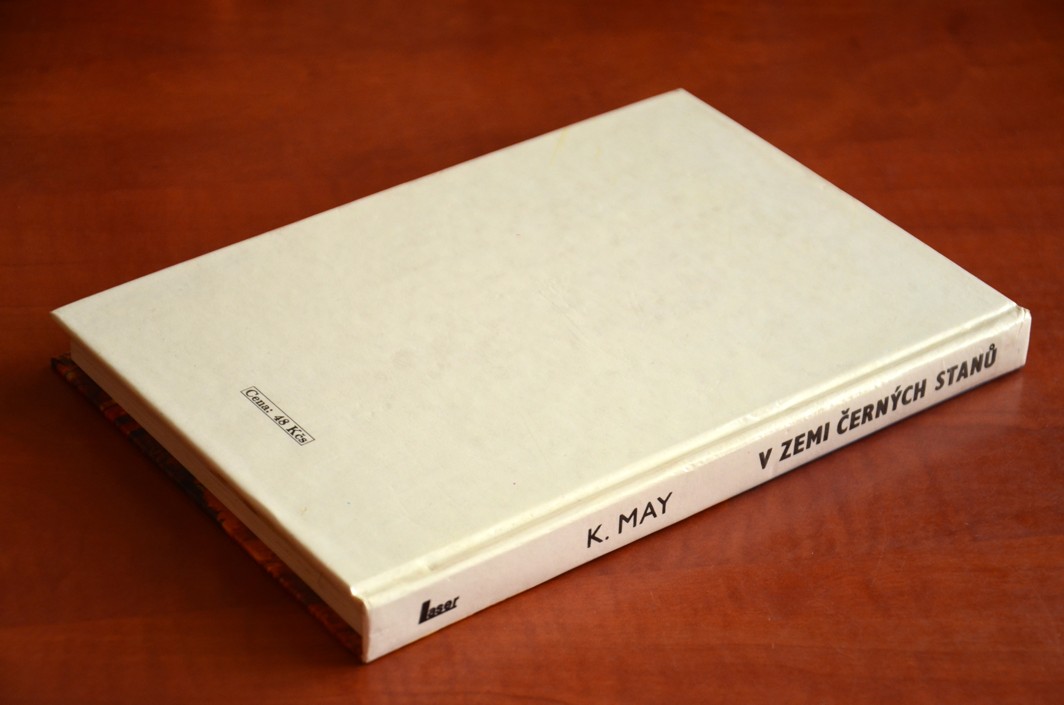 V zemi černých stanů