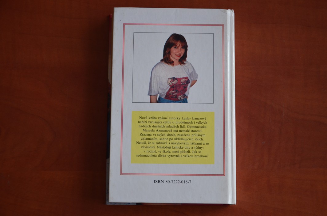 ORANŽOVÉ BLUES Lenka Lanczová (1999)