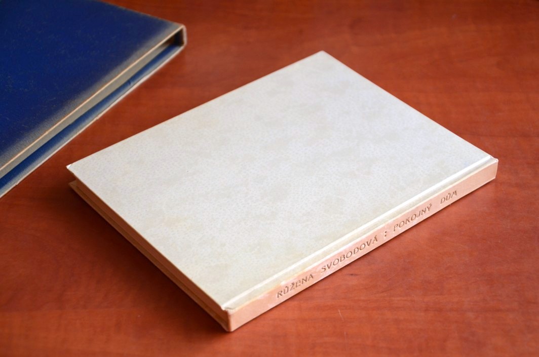 POKOJNÝ DŮM (krásná vazba)