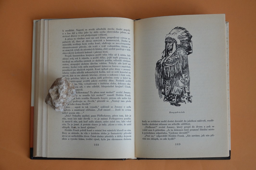 SYN LOVCE MEDVĚDŮ - KOD svazek 18 - Karel May, ilustrace Zdeněk Burian (1969)