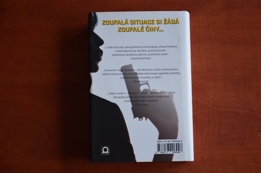 PŘÍSNĚ TAJNÁ - Série Stephanie Plumová - Janet Evanovich (2017)