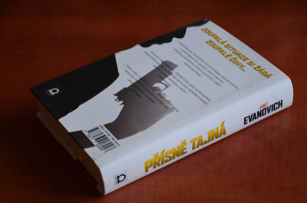 PŘÍSNĚ TAJNÁ - Série Stephanie Plumová - Janet Evanovich (2017)